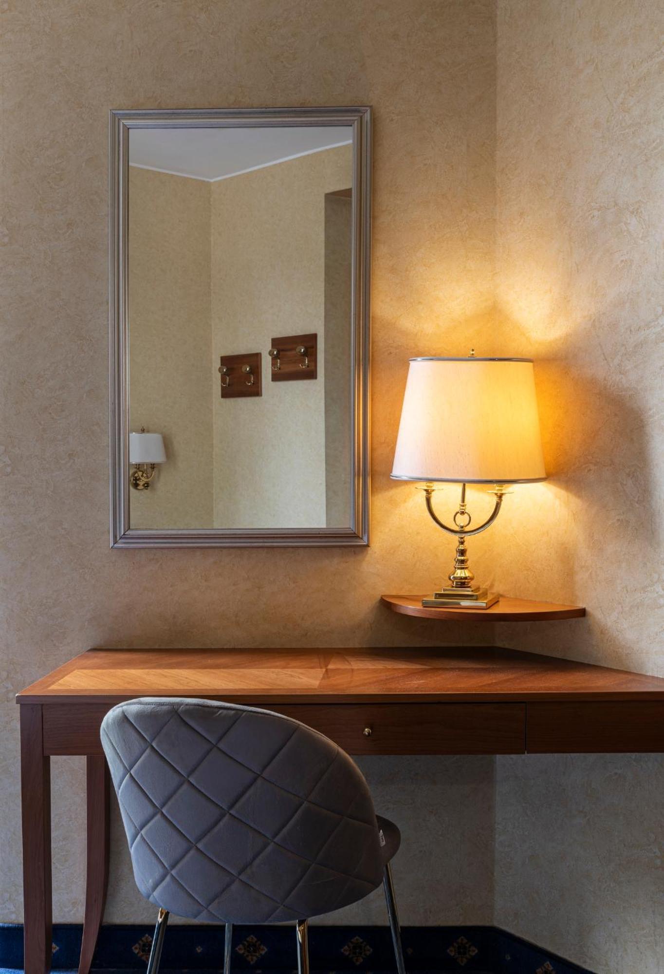 Boutique Hotel Dieci Милан Экстерьер фото