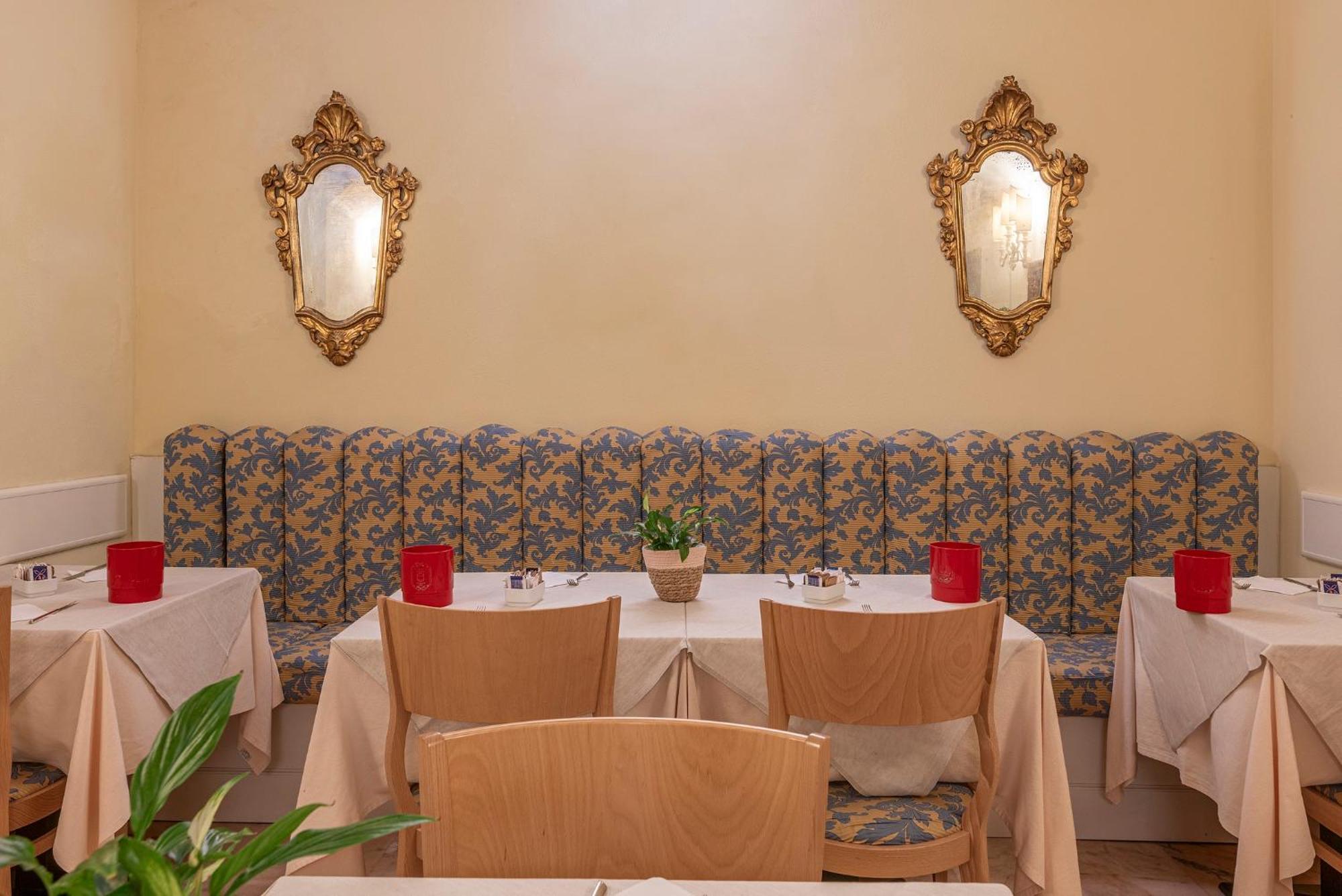 Boutique Hotel Dieci Милан Экстерьер фото