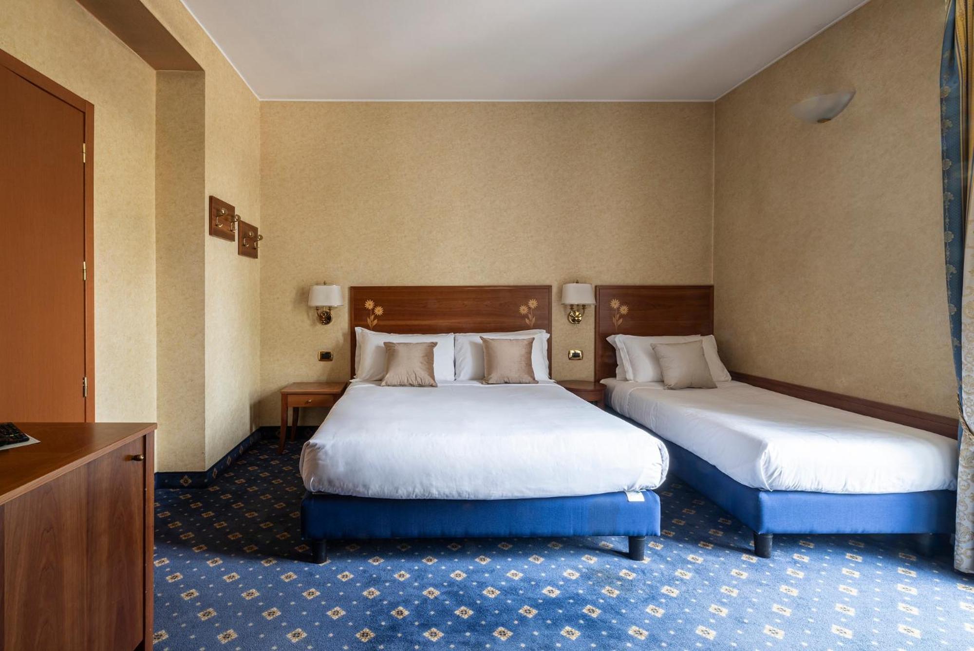 Boutique Hotel Dieci Милан Экстерьер фото
