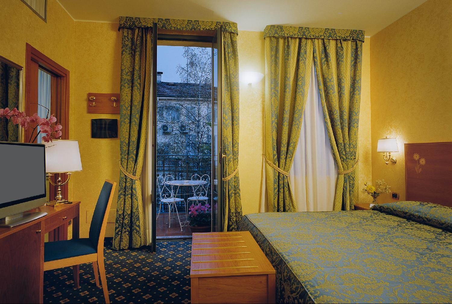 Boutique Hotel Dieci Милан Экстерьер фото