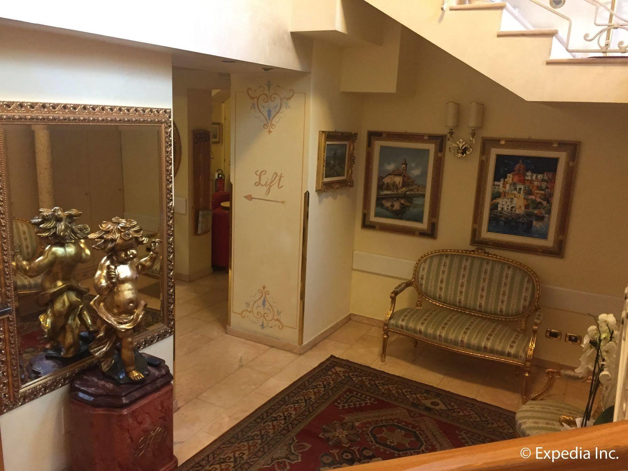 Boutique Hotel Dieci Милан Экстерьер фото