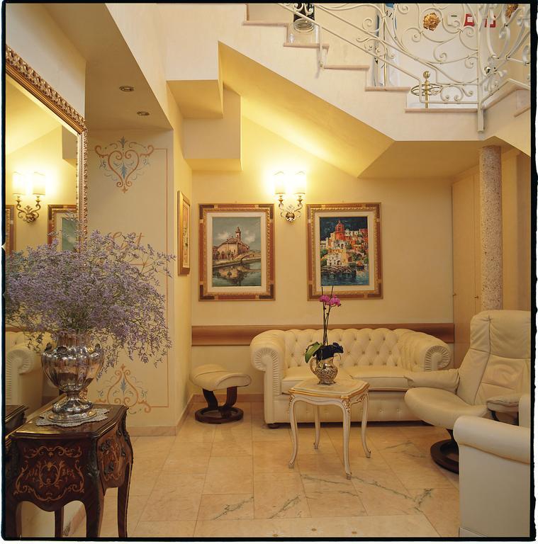 Boutique Hotel Dieci Милан Интерьер фото